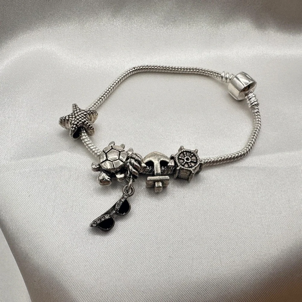 Vintage 80s Beach Charm Bracelet Silver Tone Starfish Turtle Ship‎ Wheel Jewelry